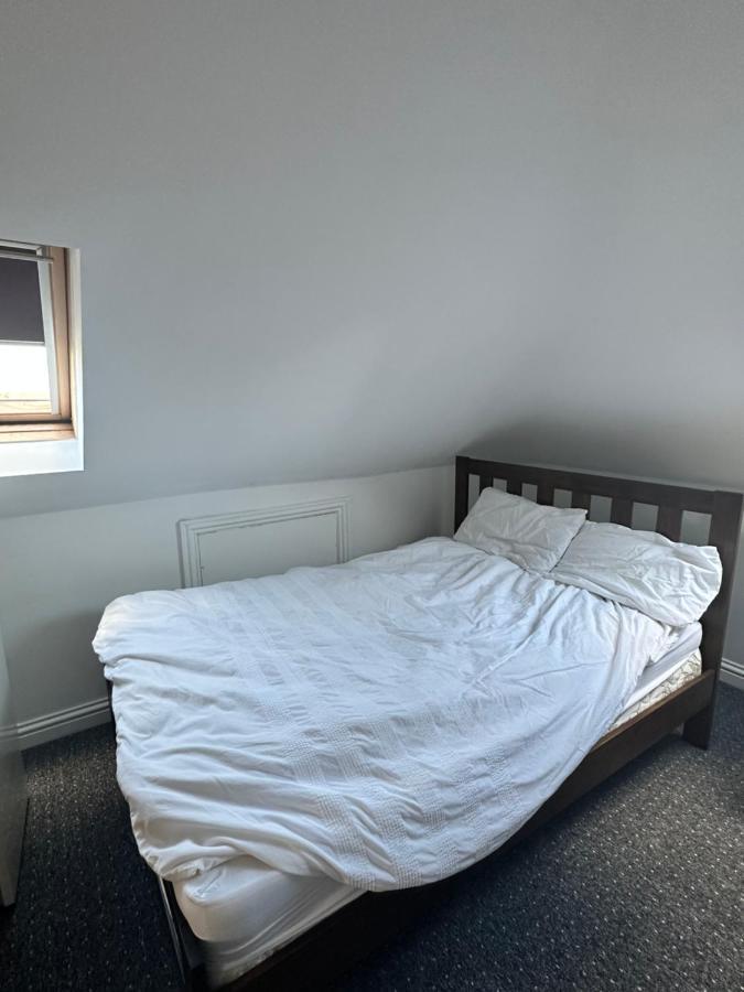 Sultania Motel And Catering Hedgerley Экстерьер фото