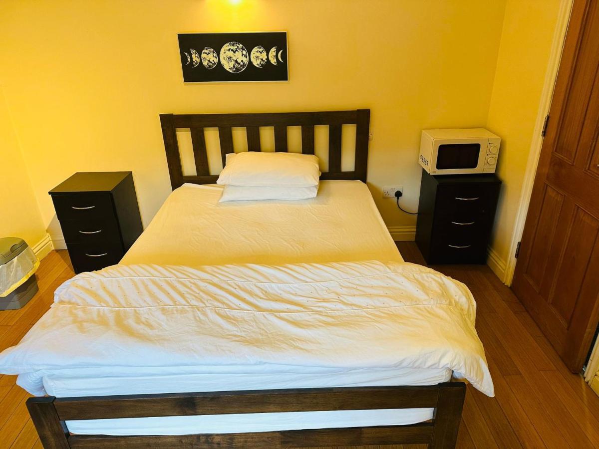 Sultania Motel And Catering Hedgerley Экстерьер фото