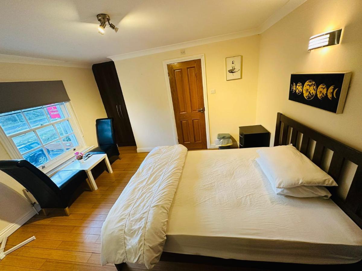 Sultania Motel And Catering Hedgerley Экстерьер фото